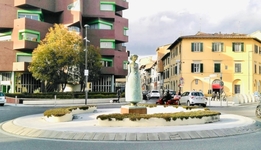 Piazza San Jacopino piazza-san-jacopino-statue.jpeg