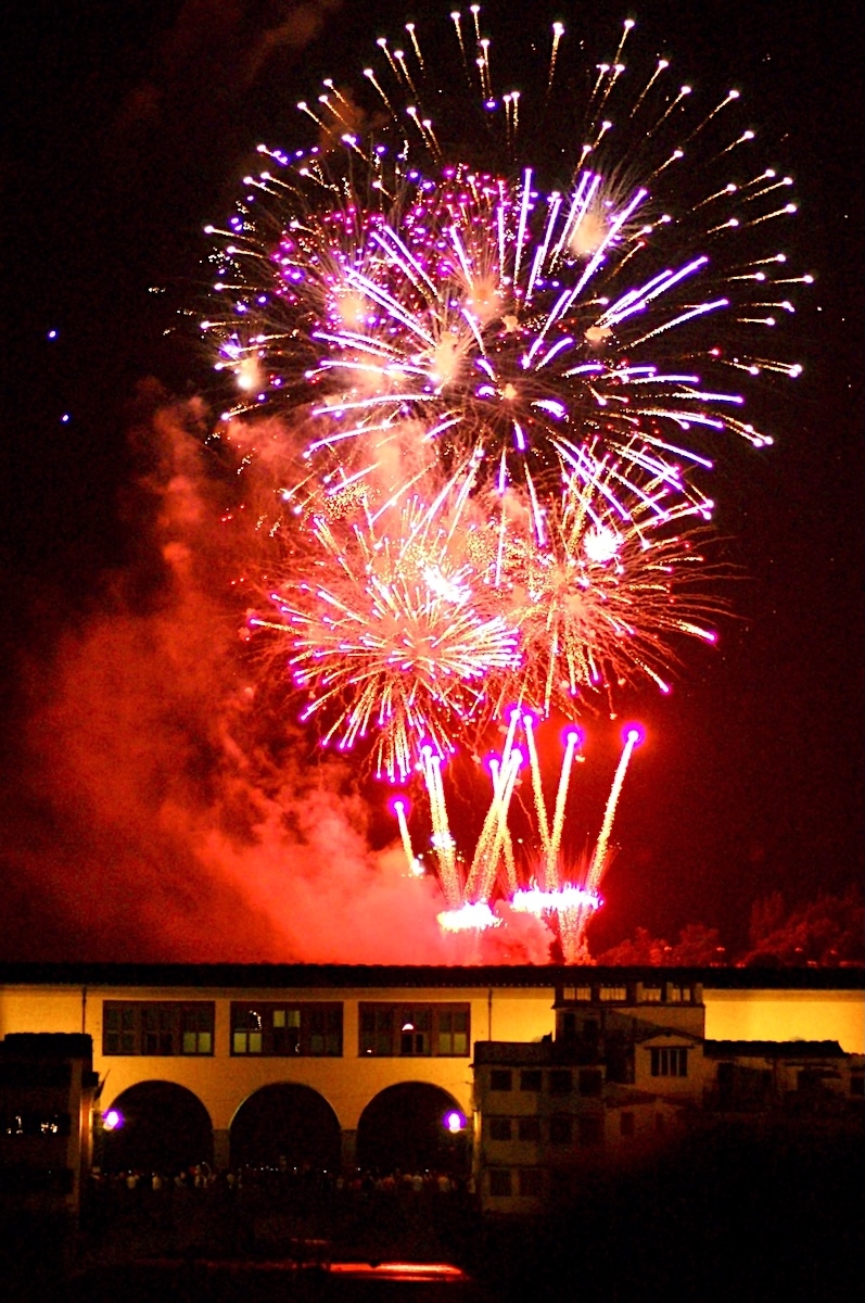 fireworks-over-ponte-vecchio.JPG