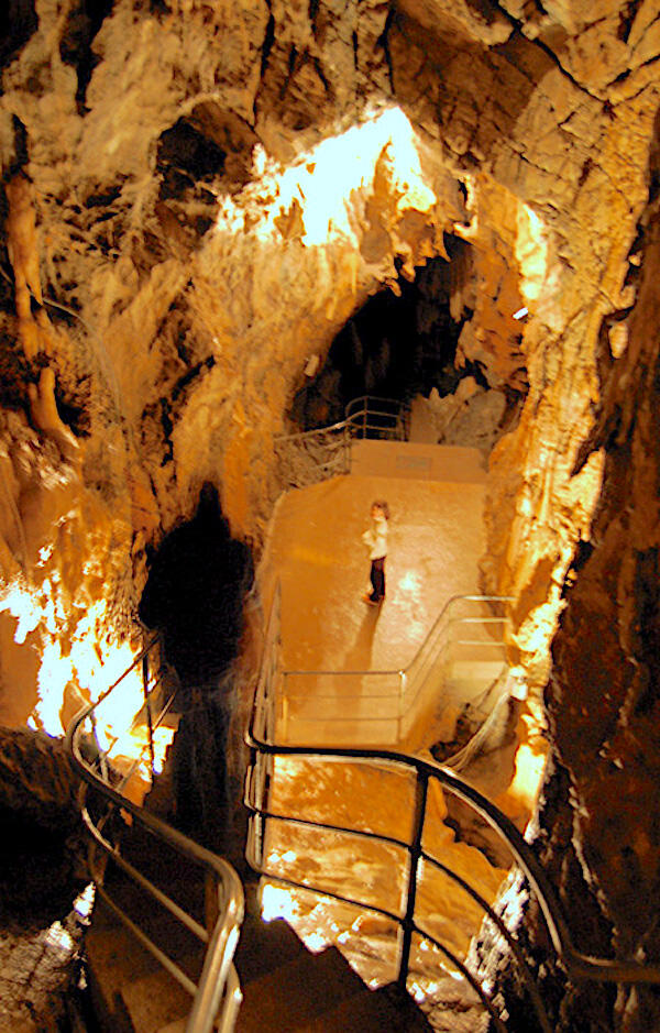 grotta-del-vento.jpg