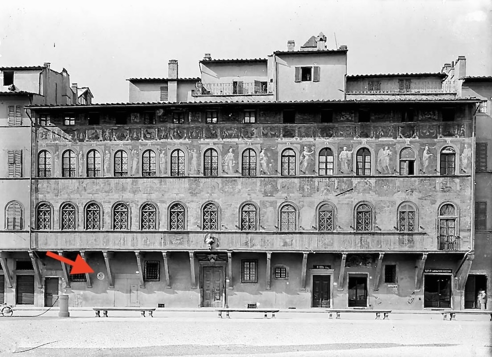 Photo showing the location of the plaque mentioned above palazzo-anetellesi-black-and-white.jpg
