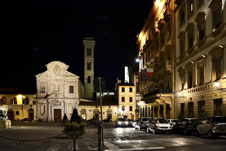 piazza-ognissanti-at-night.JPG